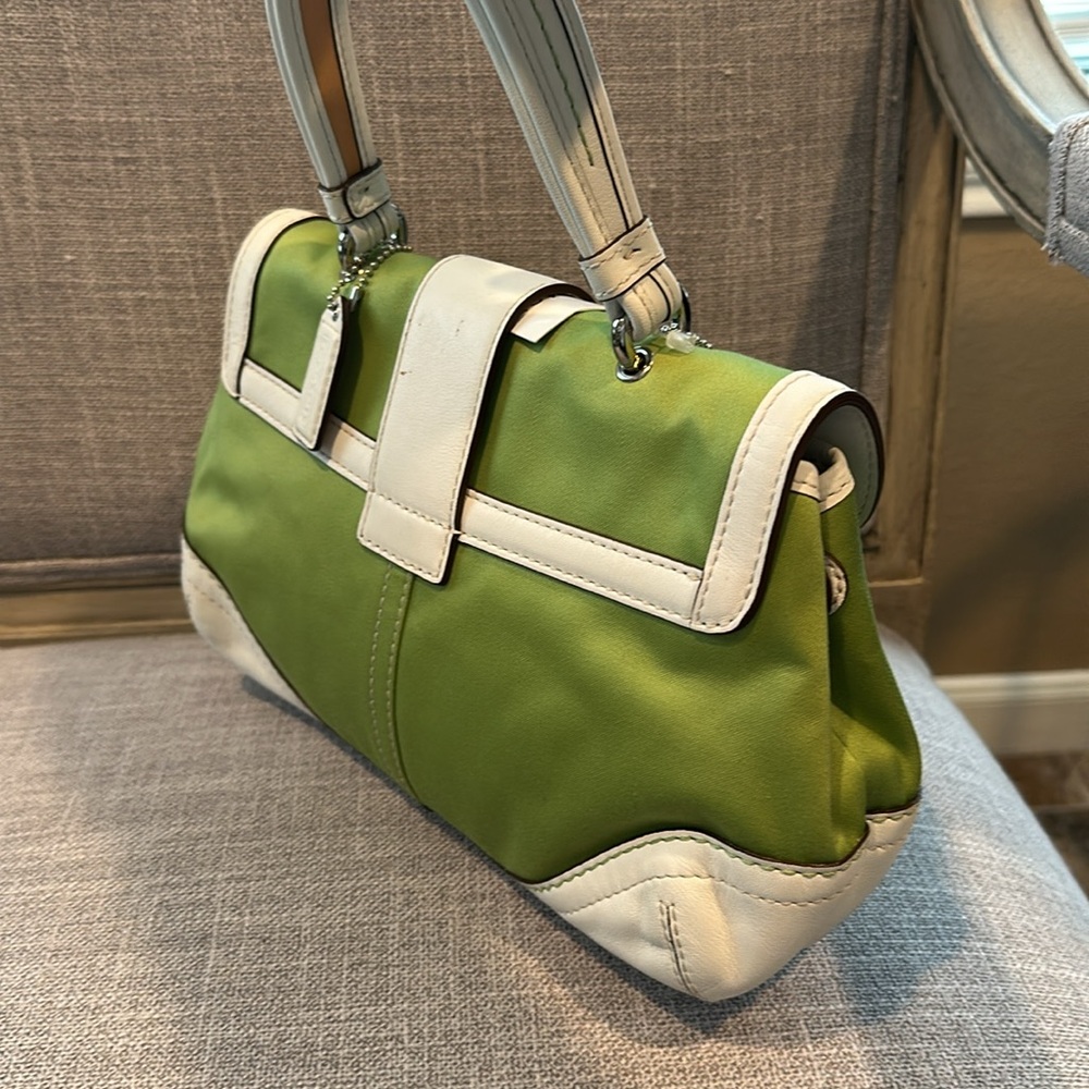 New Coach vintage Soho Green White Signature Satchel Hobo Bag Flap Buckle - Picture 5 of 17